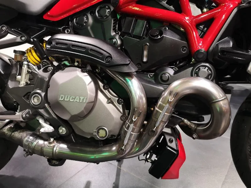 MONSTER 1200