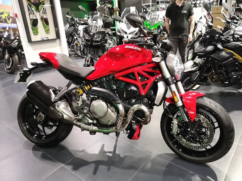 MONSTER 1200