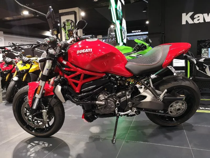 MONSTER 1200