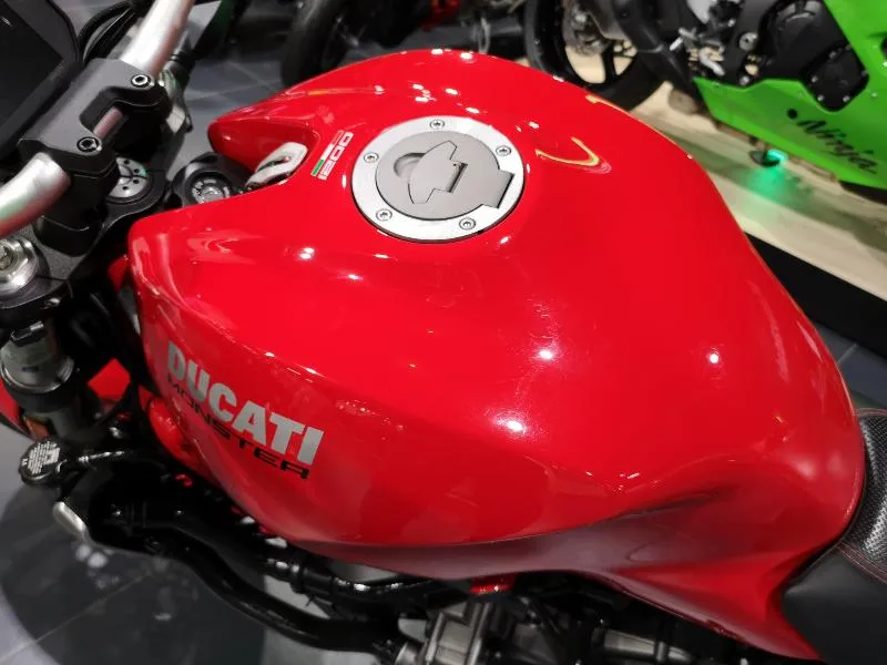 MONSTER 1200