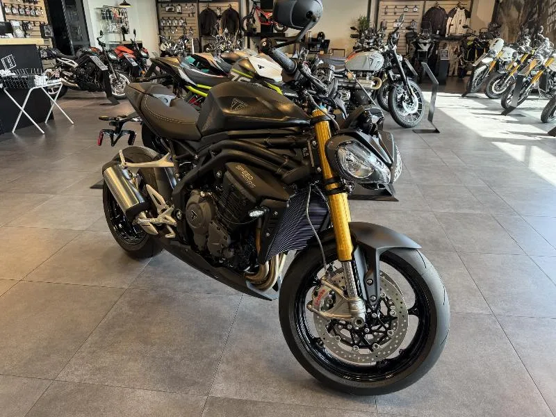 SPEED TRIPLE 1200 RS