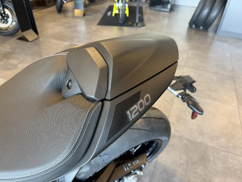 SPEED TRIPLE 1200 RS