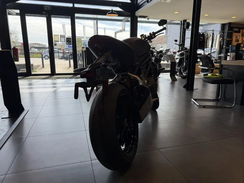 SPEED TRIPLE 1200 RS