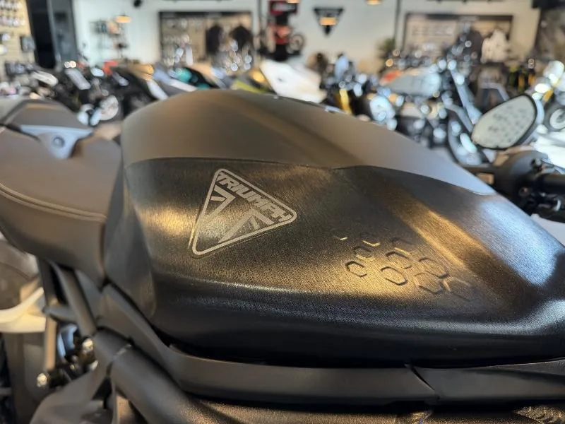 SPEED TRIPLE 1200 RS