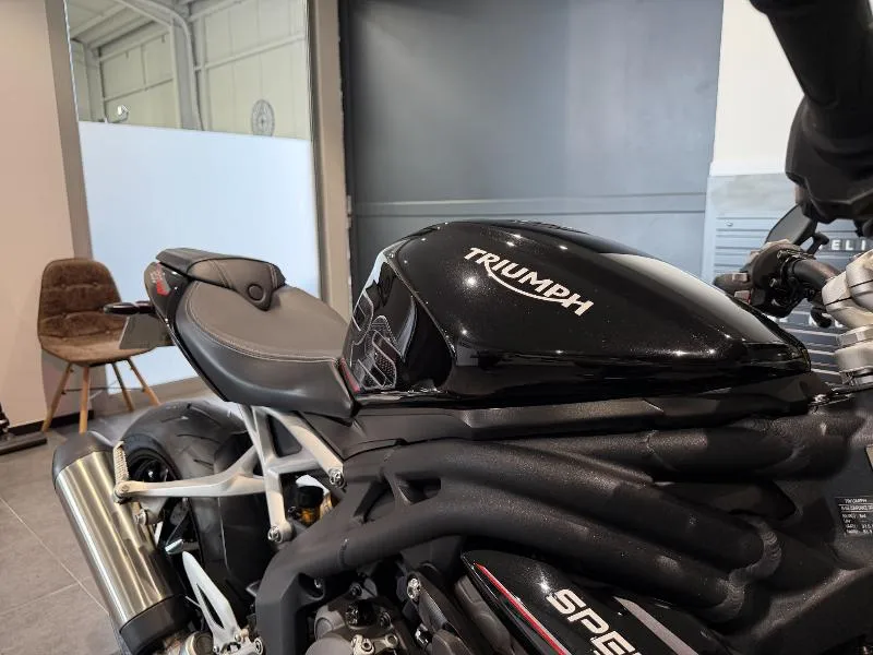 SPEED TRIPLE 1200 RS
