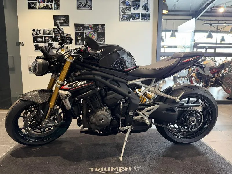 SPEED TRIPLE 1200 RS