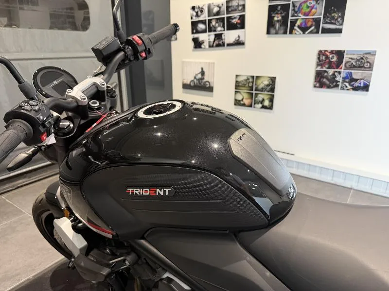 TRIDENT 660