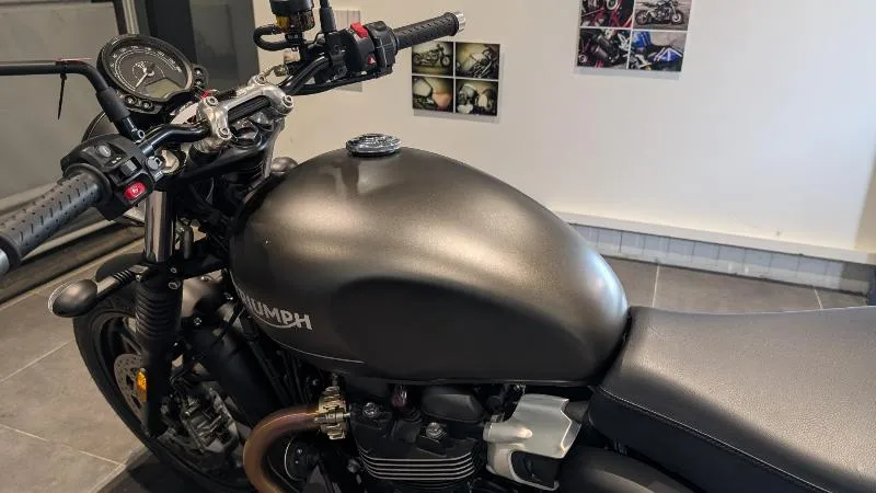 SPEED TWIN 900