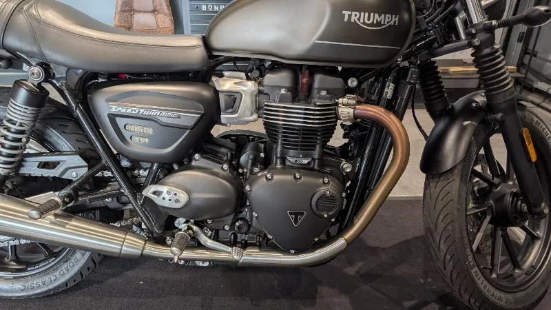 SPEED TWIN 900