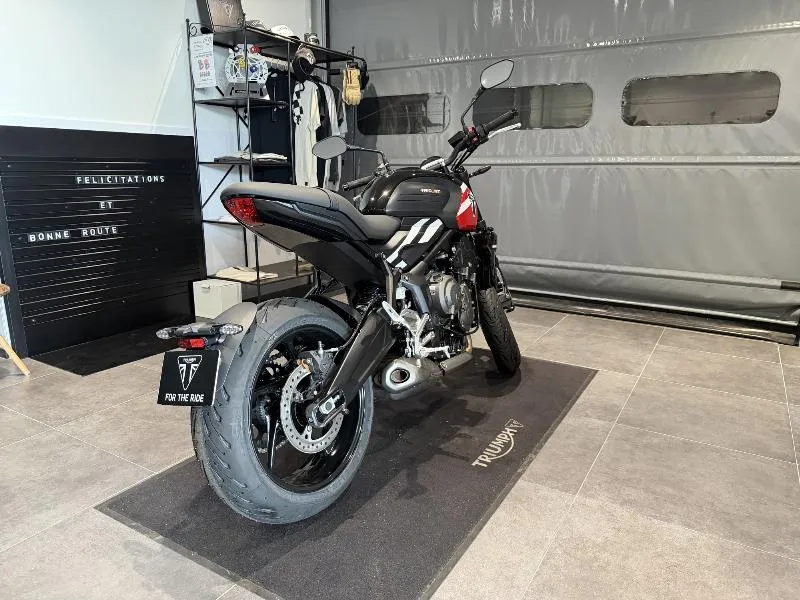 TRIDENT 660