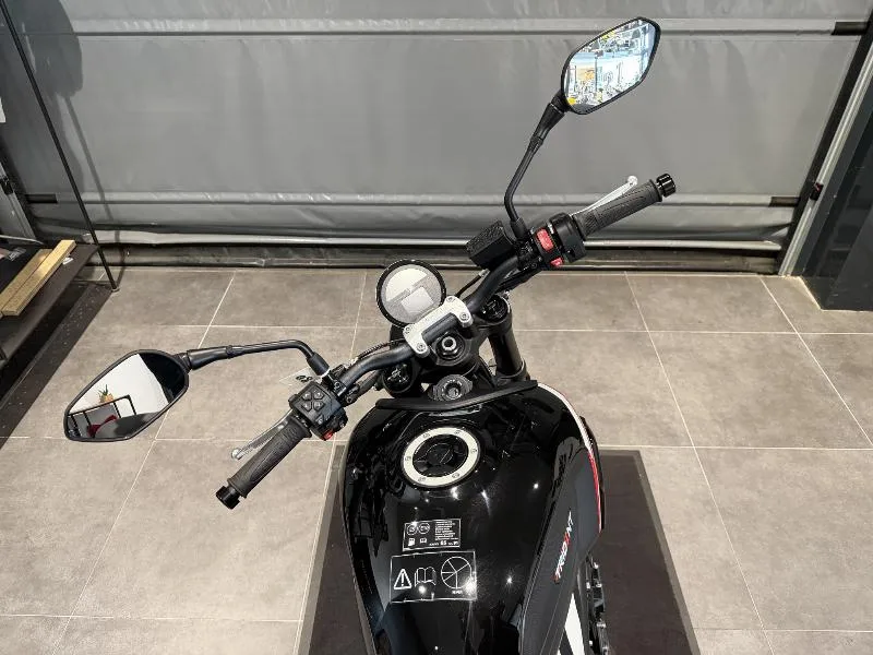 TRIDENT 660