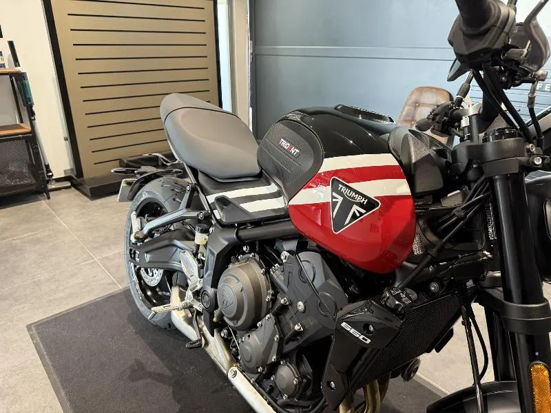 TRIDENT 660