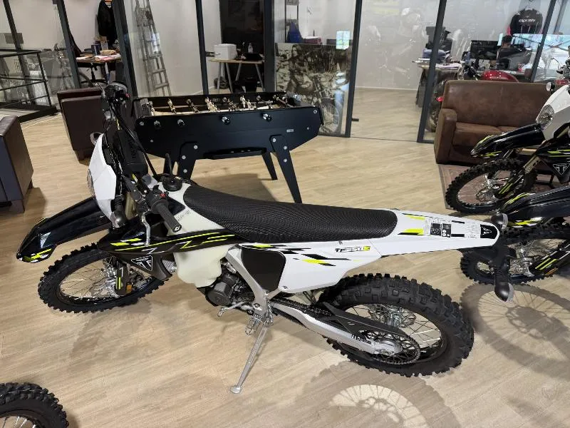 TF 250E
