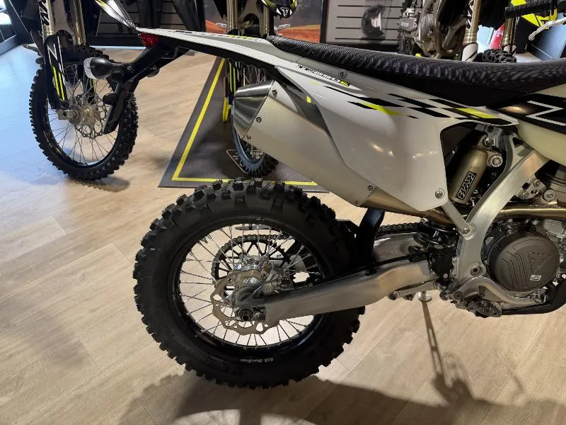 TF 250E