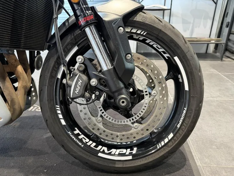 TRIDENT 660