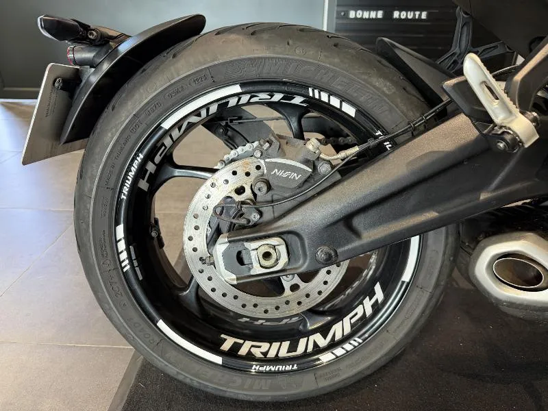 TRIDENT 660