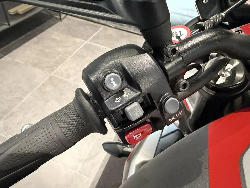 STREET TRIPLE 765 R