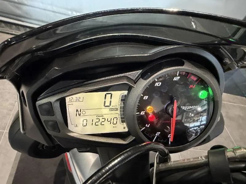 STREET TRIPLE 765 R