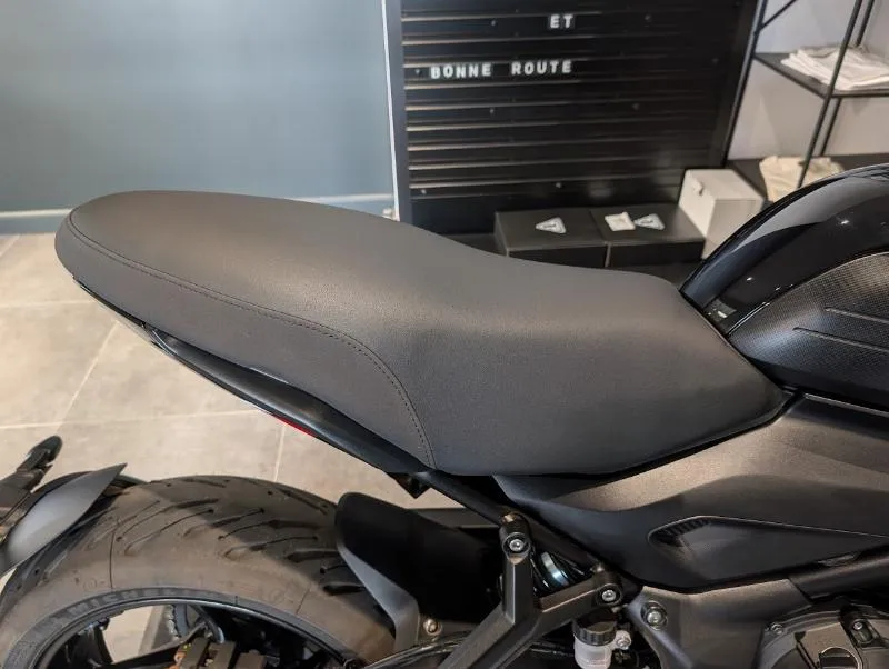 TRIDENT 660