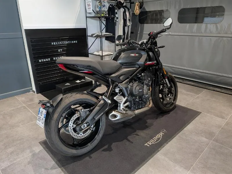 TRIDENT 660