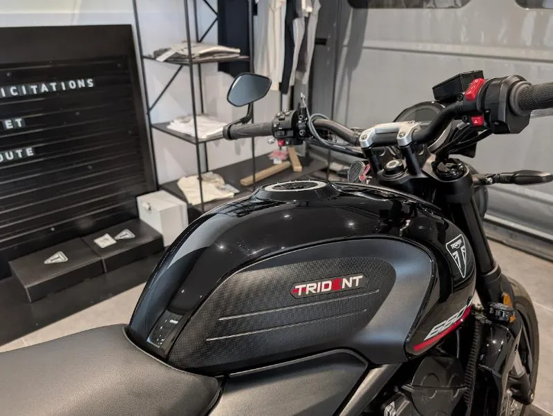 TRIDENT 660