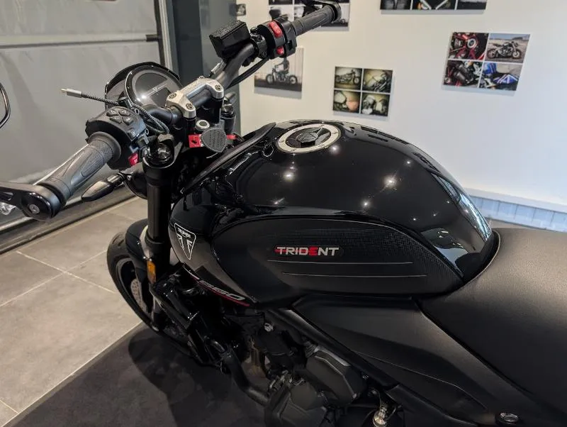 TRIDENT 660