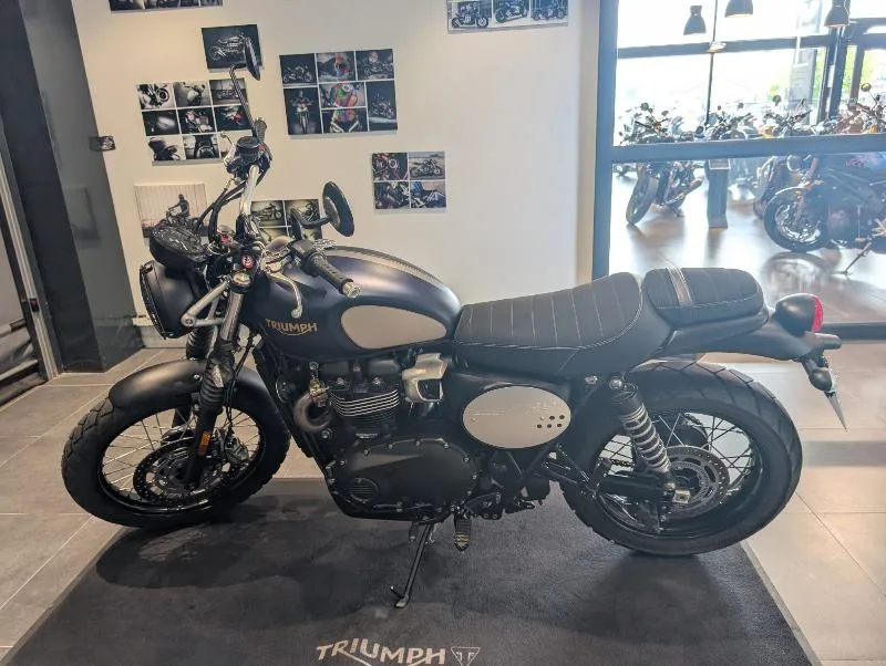STREET SCRAMBLER 900