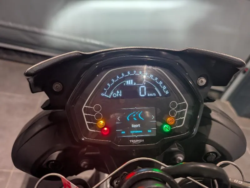 STREET TRIPLE 675 R