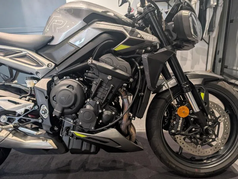 STREET TRIPLE 675 R