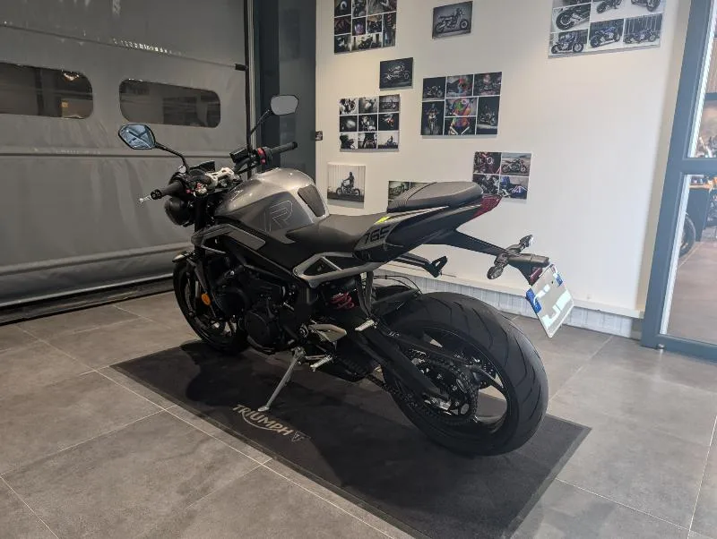 STREET TRIPLE 675 R