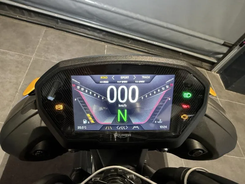 STREET TRIPLE 765 RS