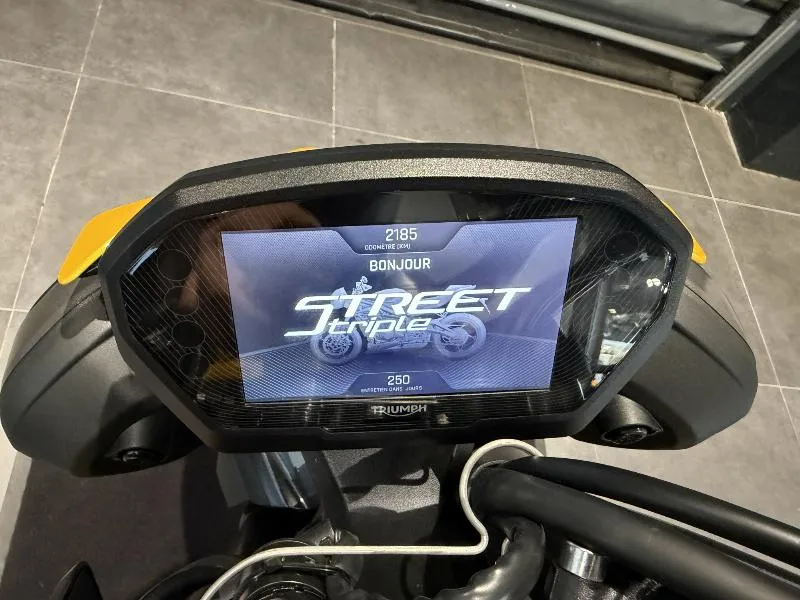 STREET TRIPLE 765 RS