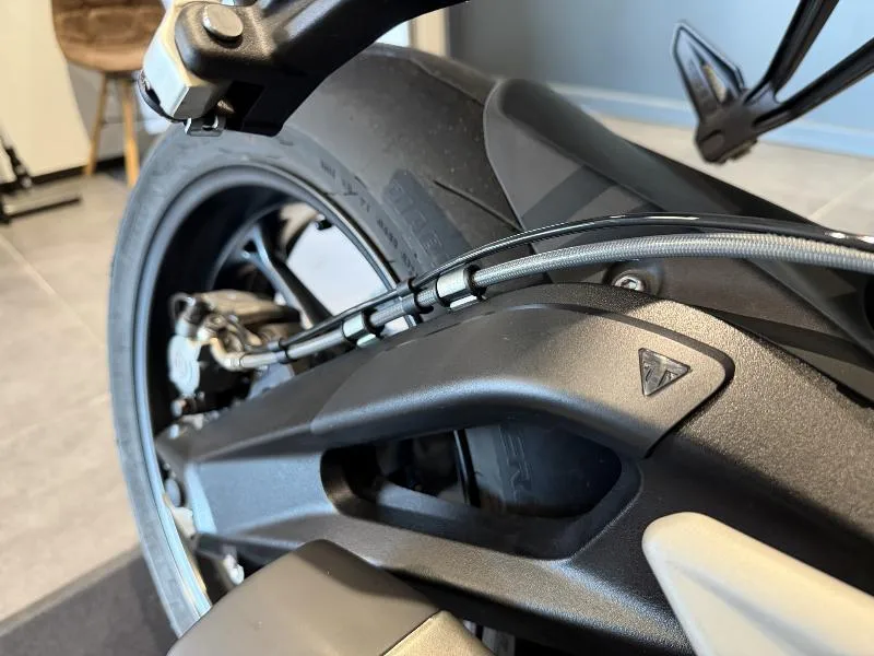 STREET TRIPLE 765 RS