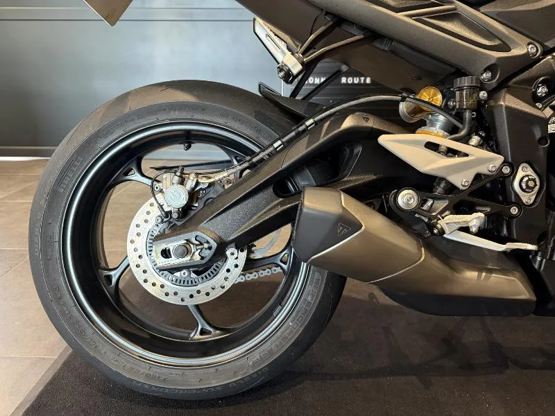 STREET TRIPLE 765 RS
