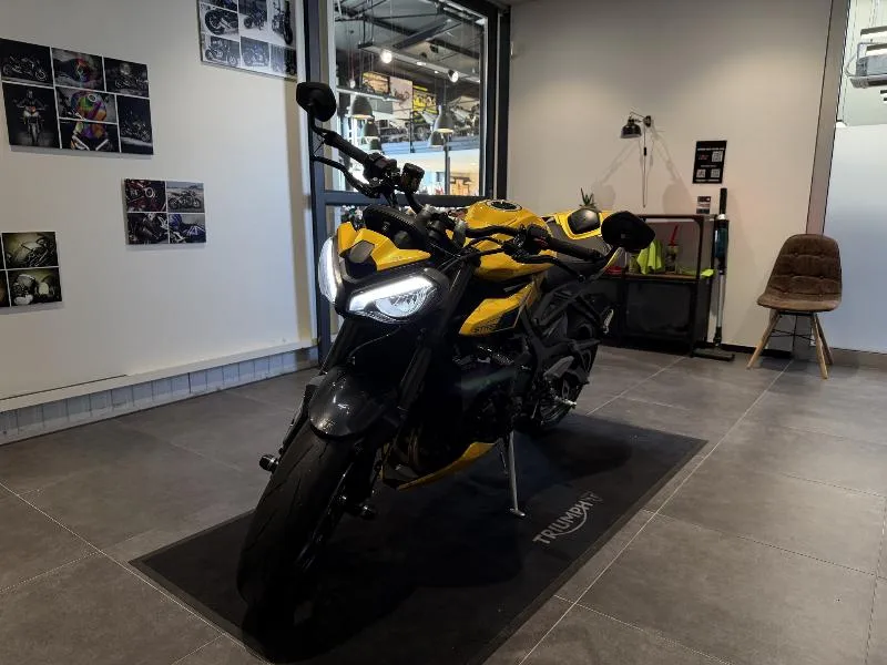 STREET TRIPLE 765 RS