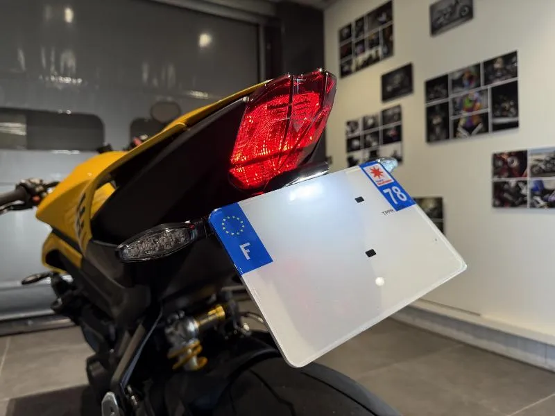 STREET TRIPLE 765 RS