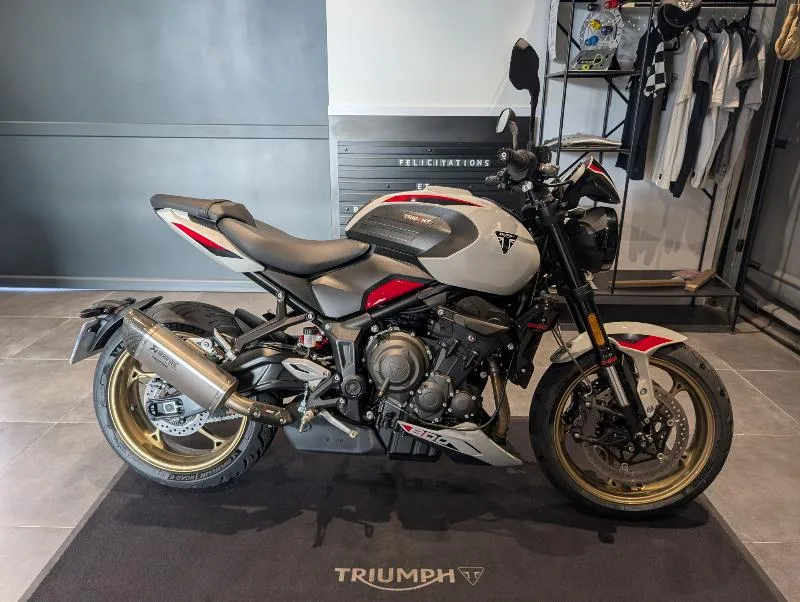 TRIDENT 800
