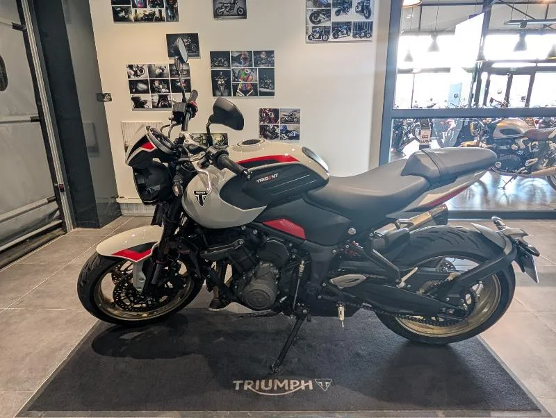 TRIDENT 800
