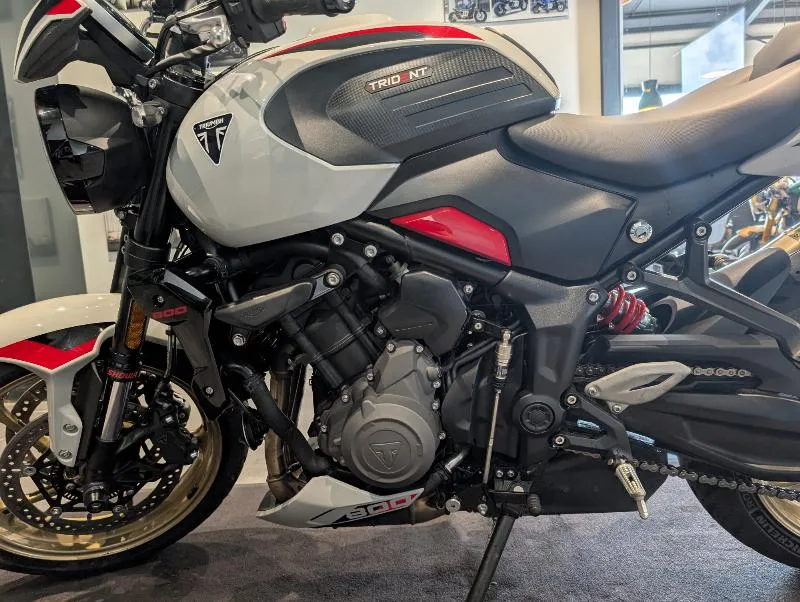 TRIDENT 800