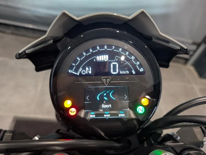 TRIDENT 800