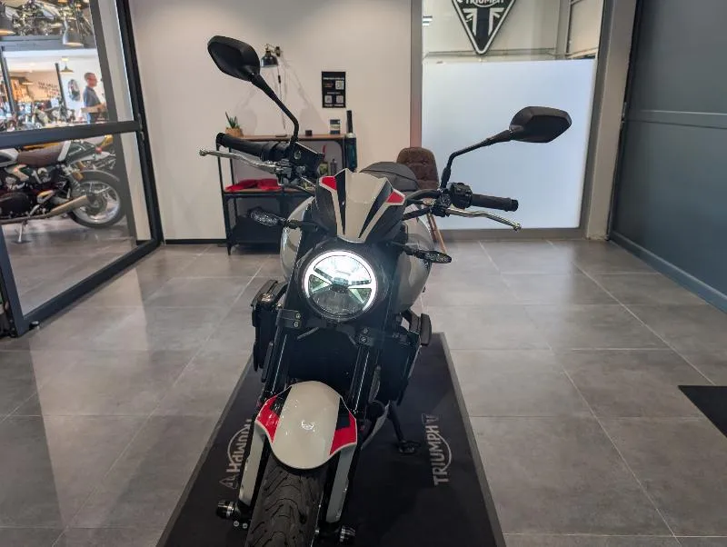 TRIDENT 800