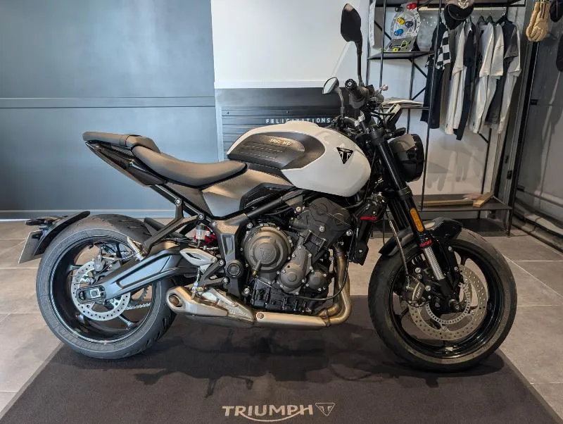 TRIDENT 660