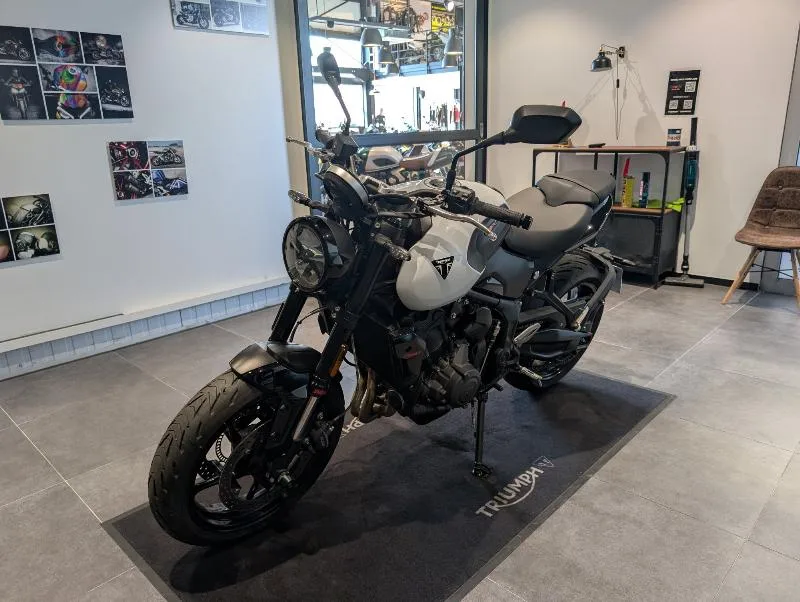 TRIDENT 660