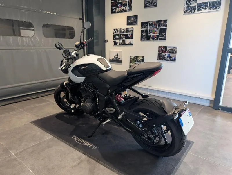TRIDENT 660