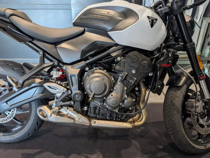 TRIDENT 660