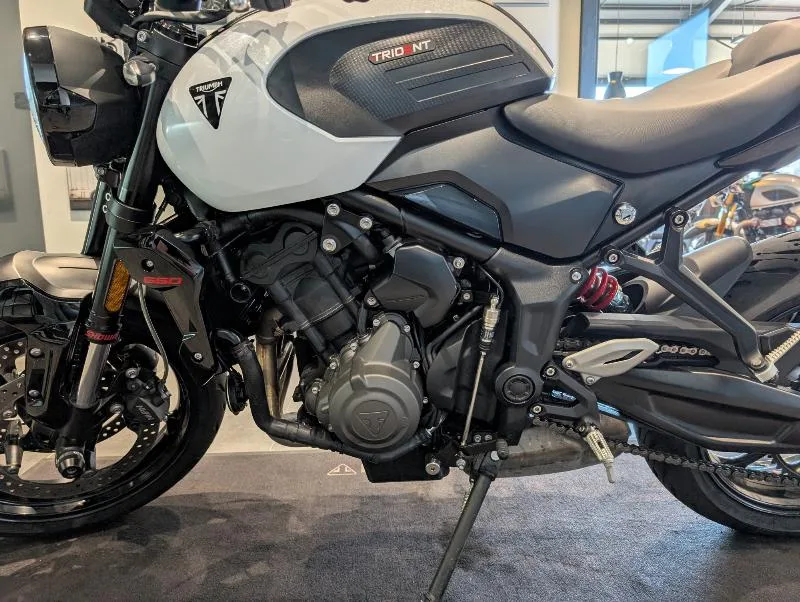 TRIDENT 660