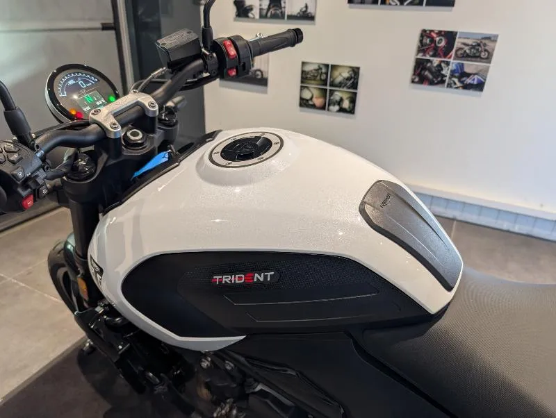 TRIDENT 660