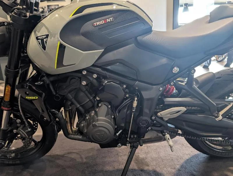 TRIDENT 660