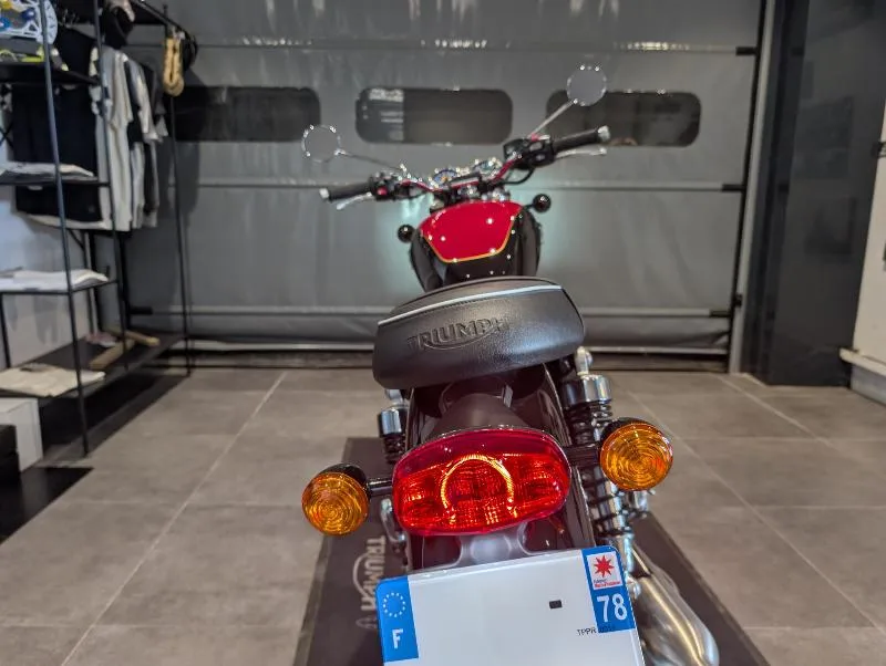 Bonneville T100