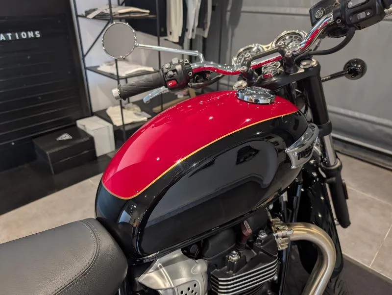 Bonneville T100
